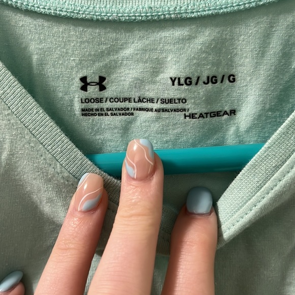 Under armor shirt - Picture 3 of 3